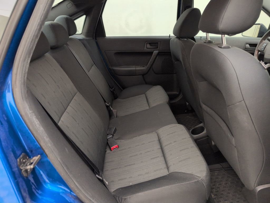 Used 2010 Ford Focus SE image 16