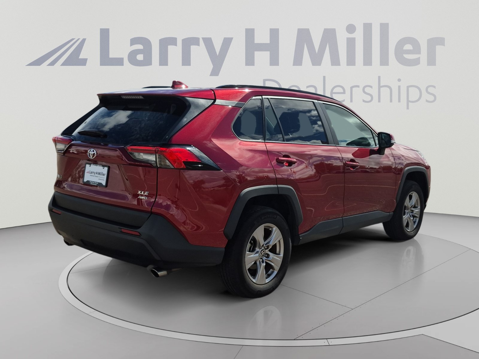 Used 2025 Toyota RAV4 XLE AWD/4WD image 5