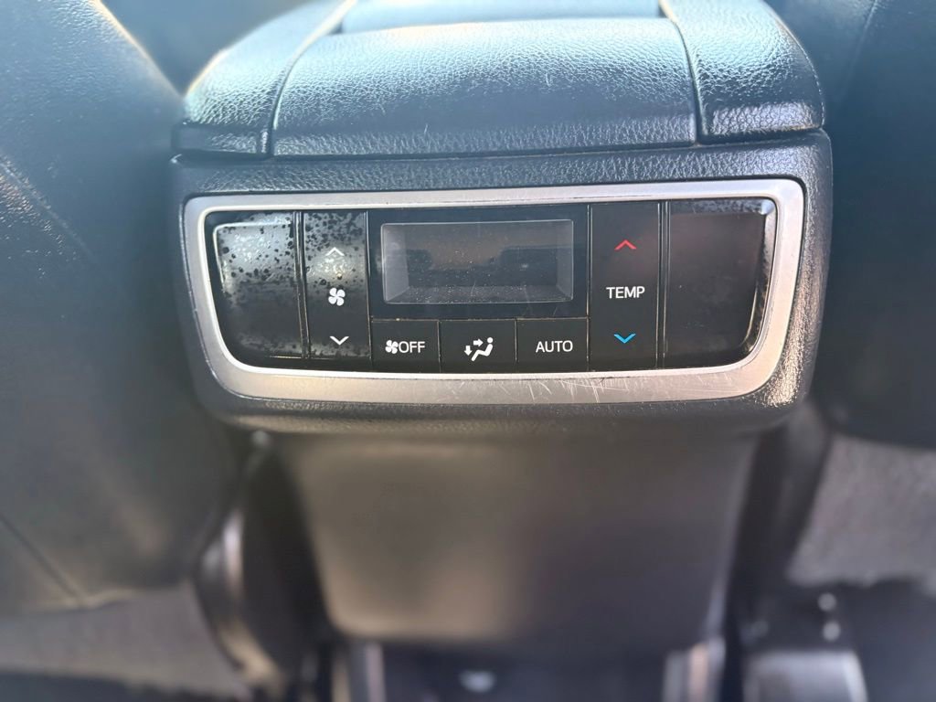 Used 2019 Toyota Highlander XLE image 15