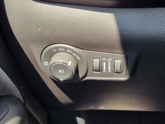 Used 2024 Jeep Compass Latitude AWD/4WD image 12