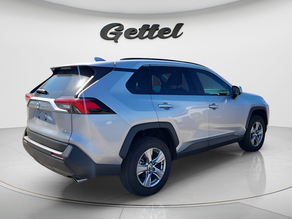 Used 2023 Toyota RAV4 XLE w/ Convenience Package image 5