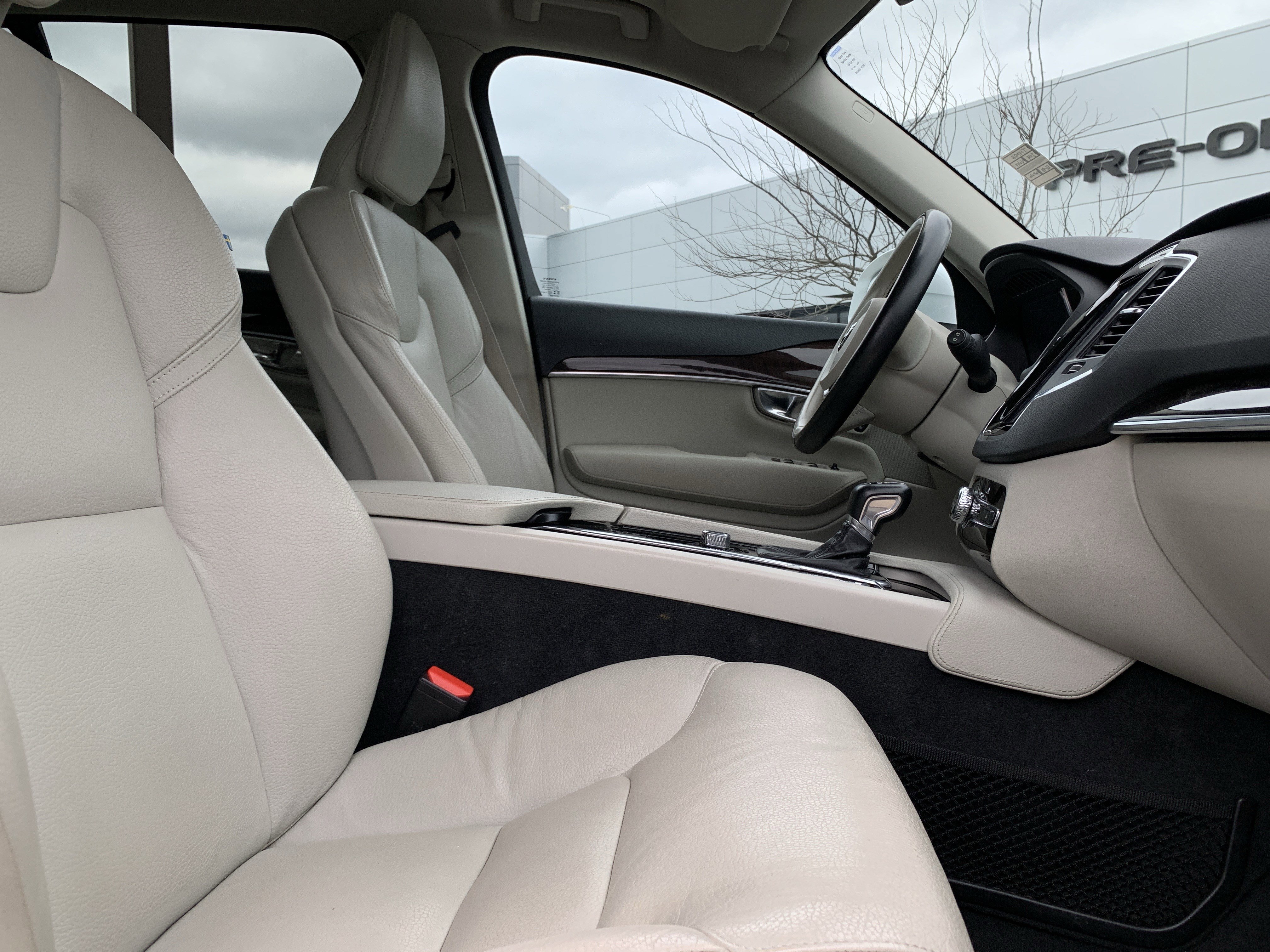 Used 2019 Volvo XC90 T6 Momentum w/ Advanced Package AWD/4WD image 35