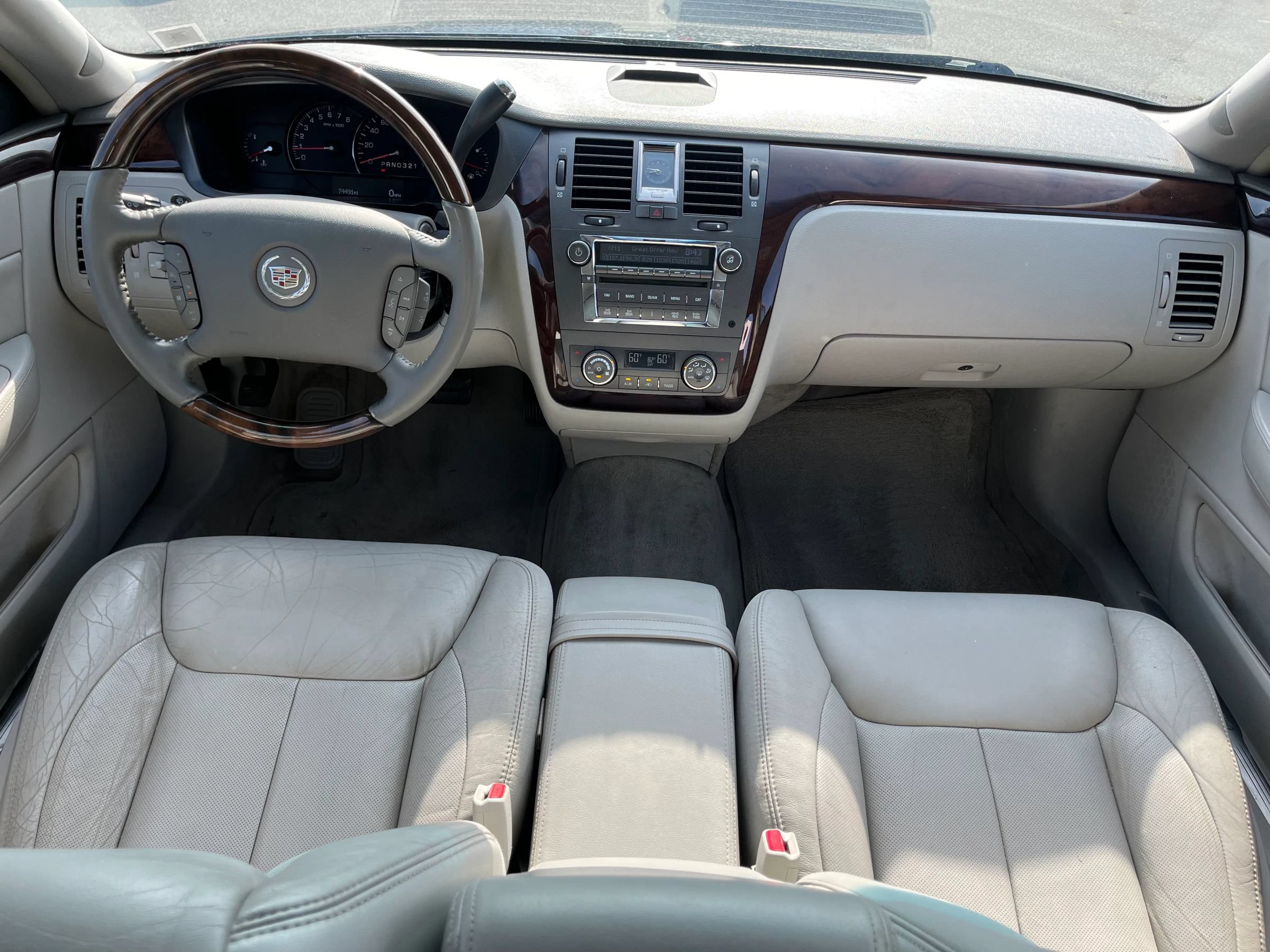Used 2009 Cadillac DTS w/ Sun And Sound Package FWD image 7