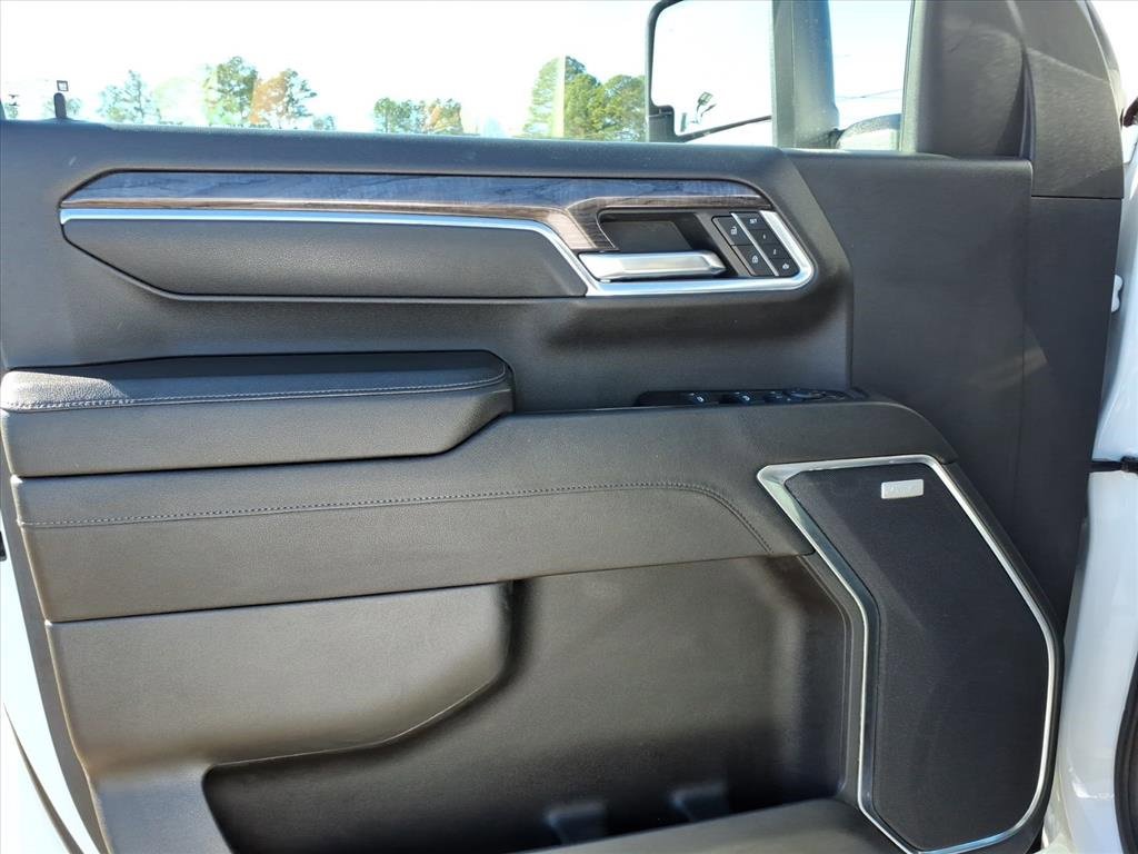 Used 2024 Chevrolet Silverado 2500 LTZ w/ LTZ Convenience Package image 19