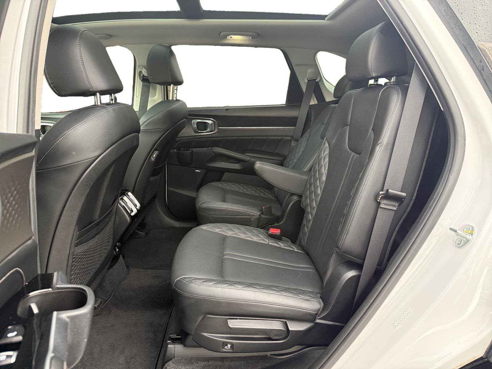 Used 2023 Kia Sorento AWD image 21