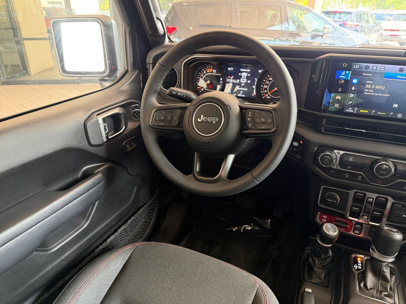 Used 2026 Jeep Wrangler Unlimited Rubicon AWD/4WD image 28