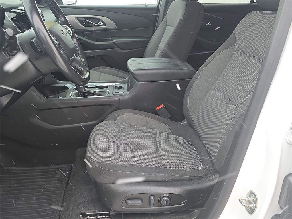 Certified 2022 Chevrolet Traverse LT w/ Midnight/Sport Edition image 20