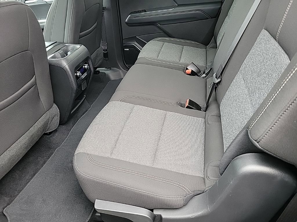 Used 2025 GMC Acadia Elevation image 5