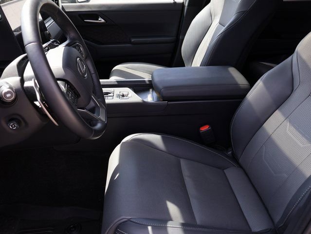 Used 2024 Lexus GX 550 w/ Accessory Package (2T) AWD/4WD image 44