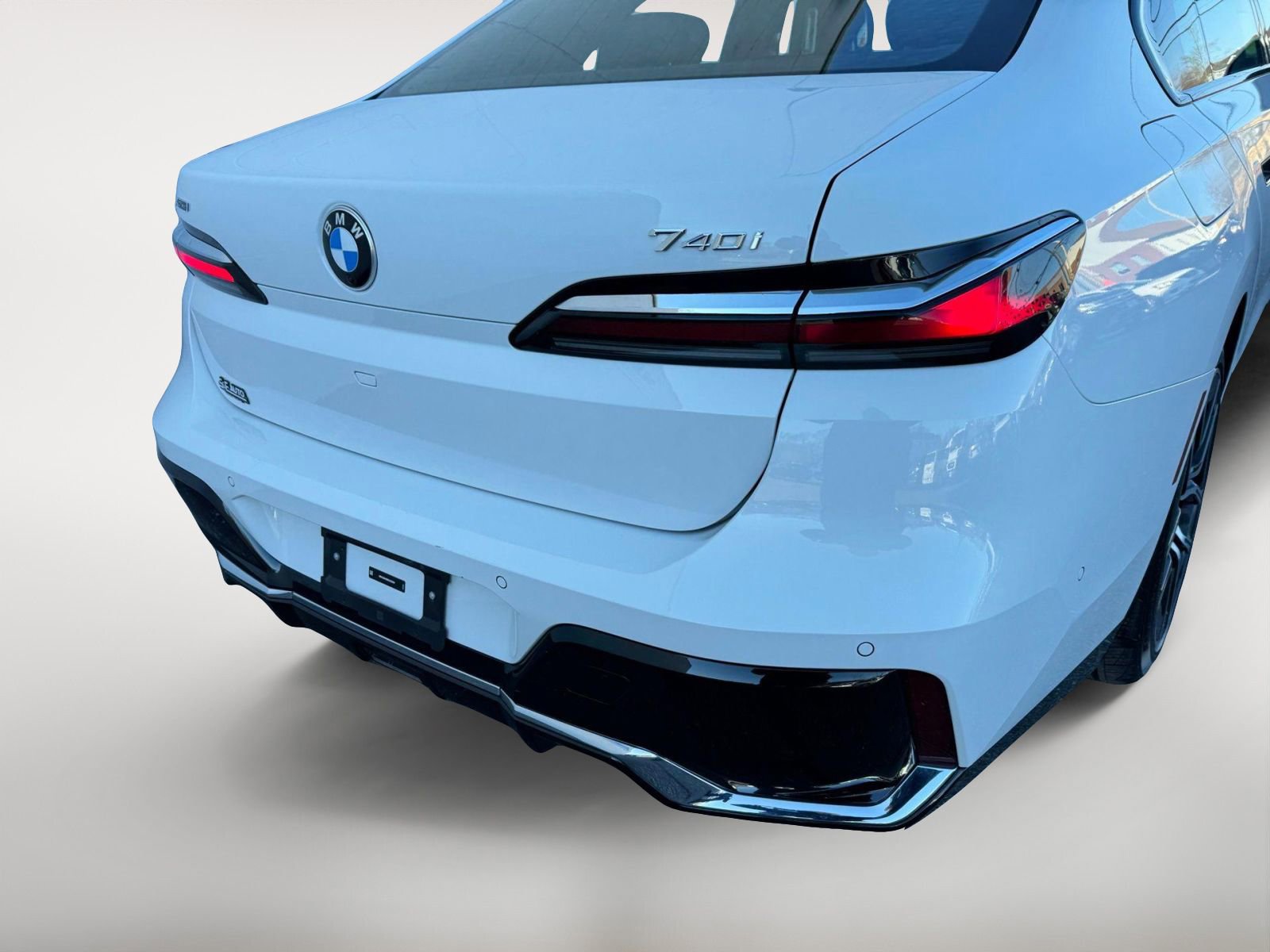 Used 2025 BMW 740i xDrive image 7