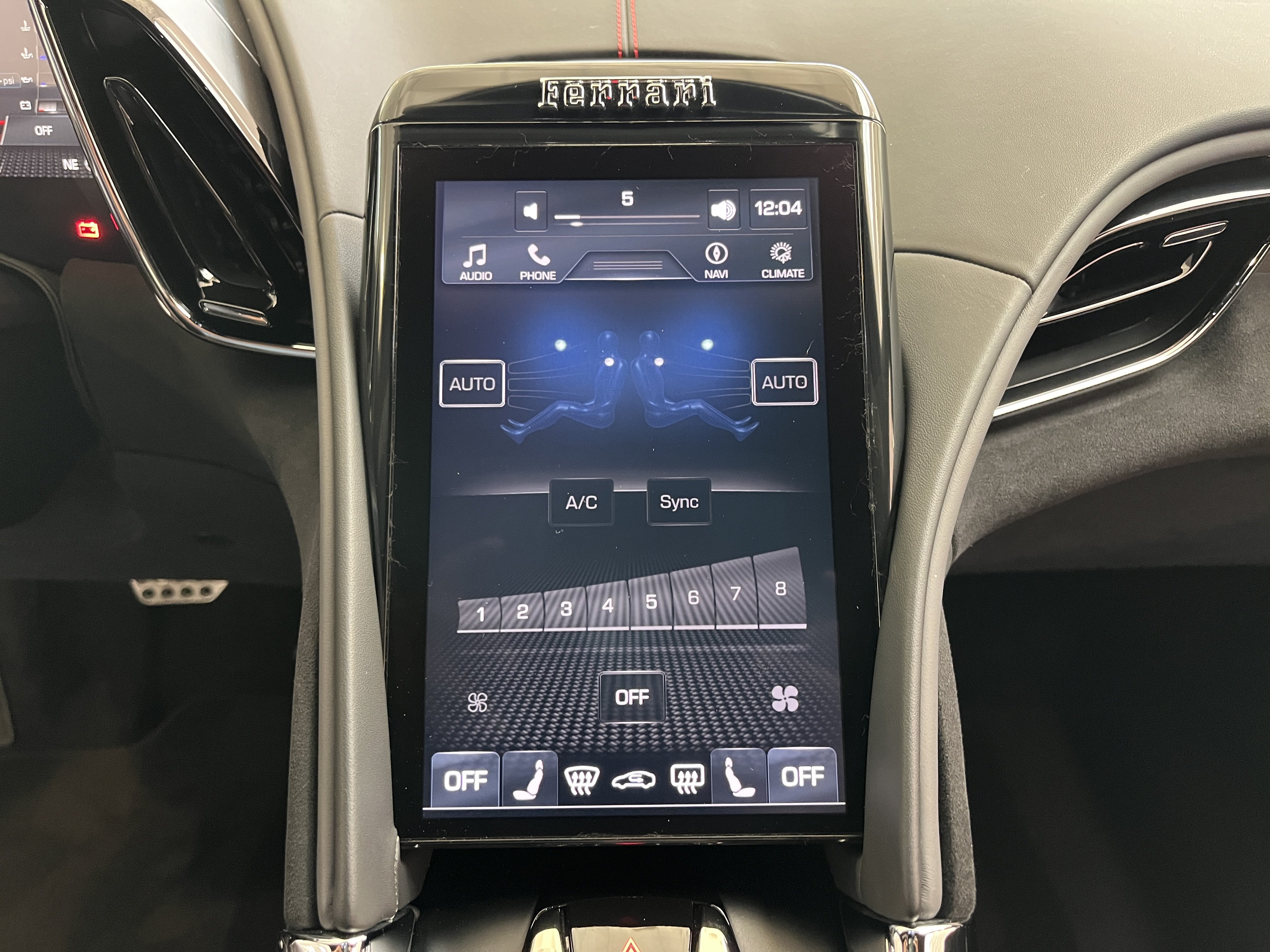 Used 2022 Ferrari Roma RWD image 27