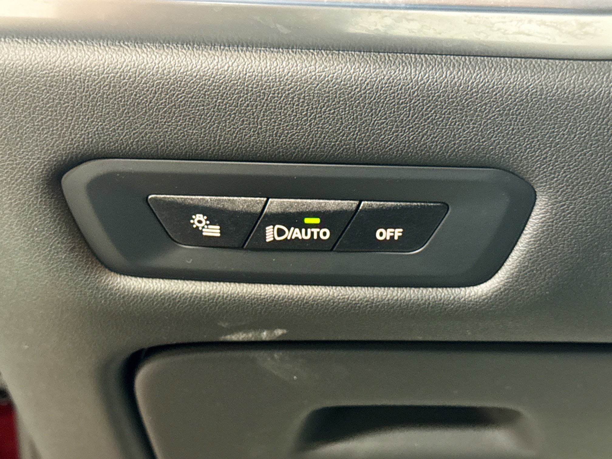 Used 2025 BMW X6 xDrive40i w/ Premium Package image 35