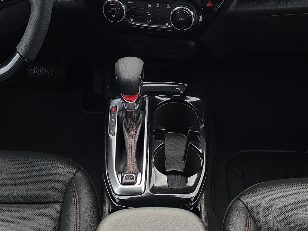 Certified 2025 Chevrolet Trax RS w/ Sunroof Package image 24