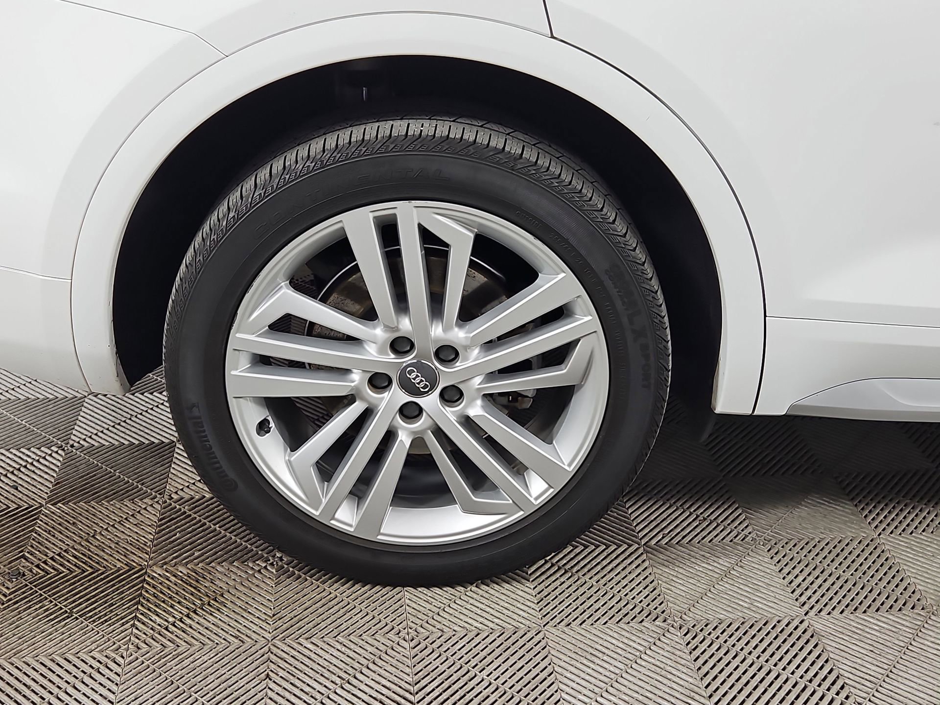 Used 2018 Audi Q5 2.0T Premium Plus w/ Premium Plus Package image 9