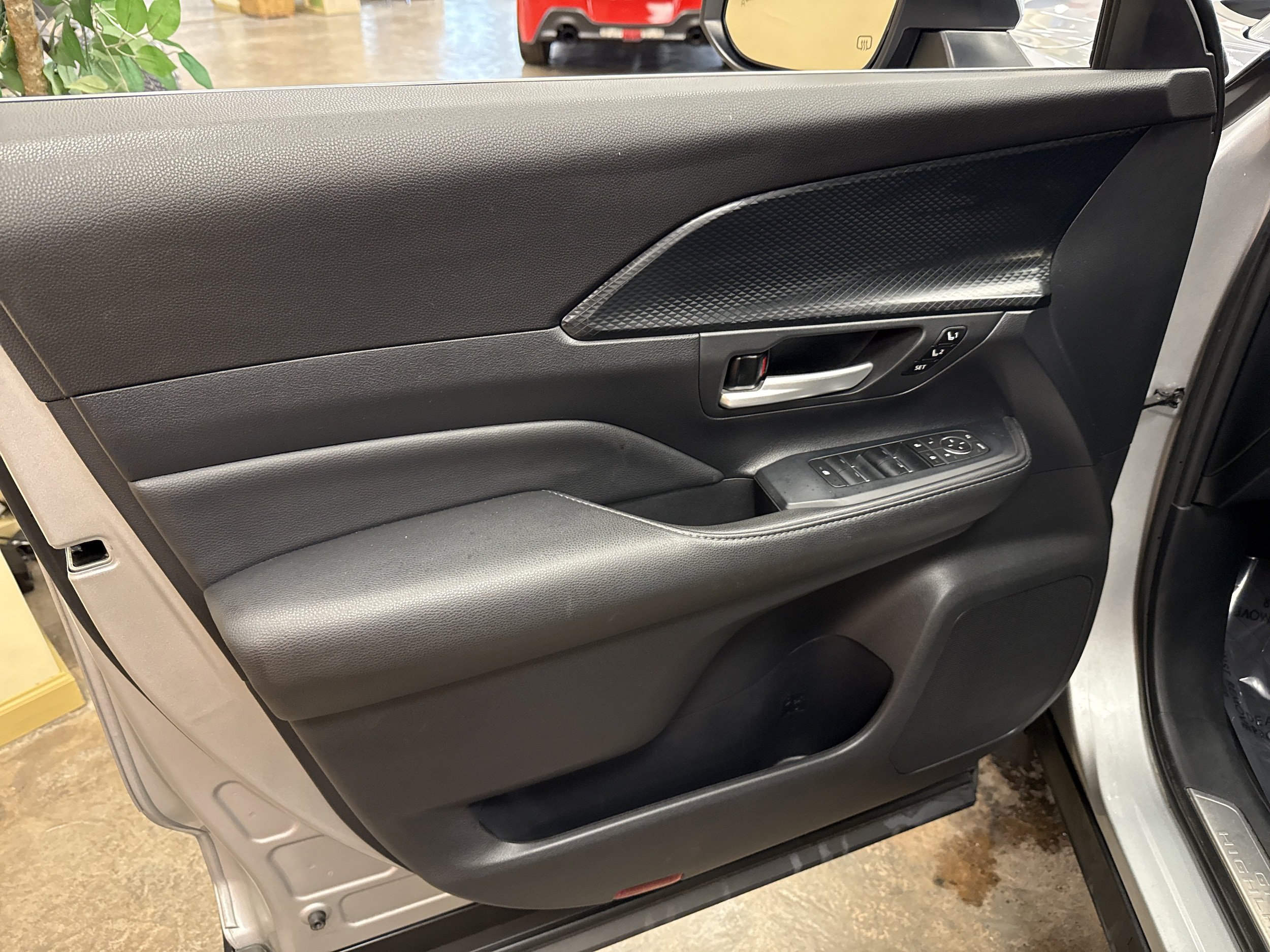 Used 2024 Toyota Grand Highlander AWD Hybrid image 29