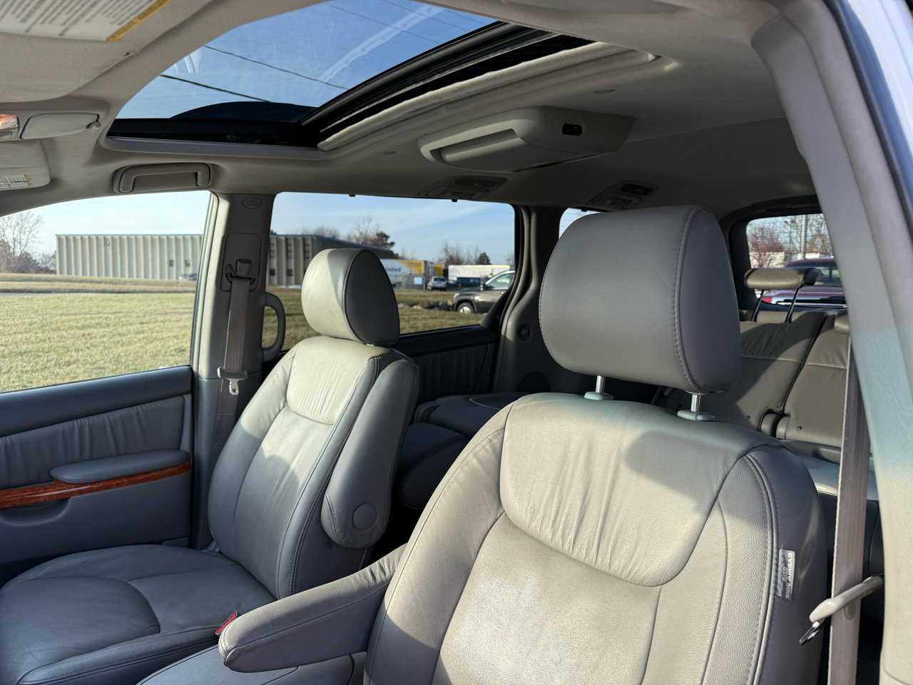 Used 2009 Toyota Sienna XLE image 15