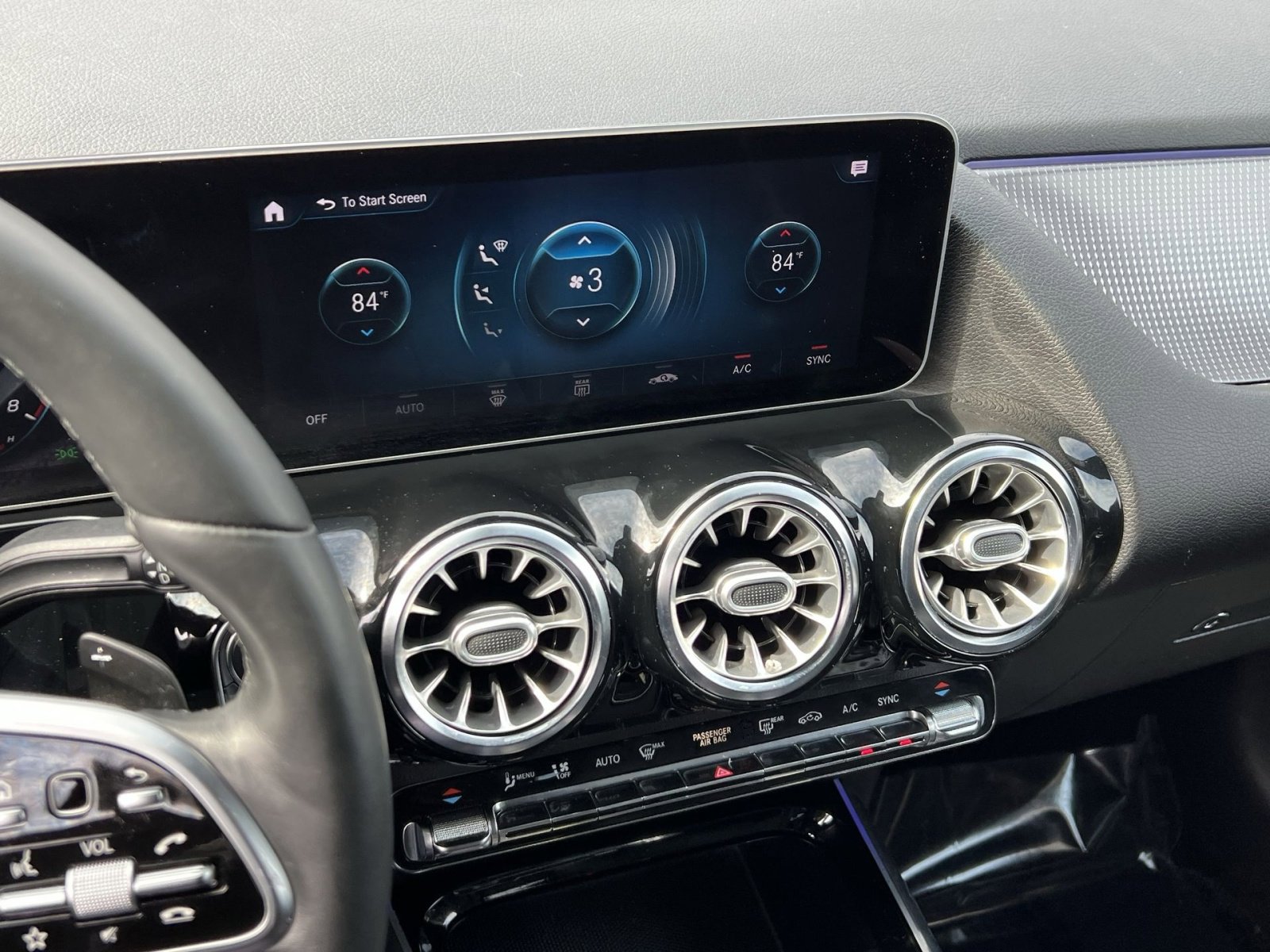 Certified 2021 Mercedes-Benz GLA 250 4MATIC w/ Premium Package image 19