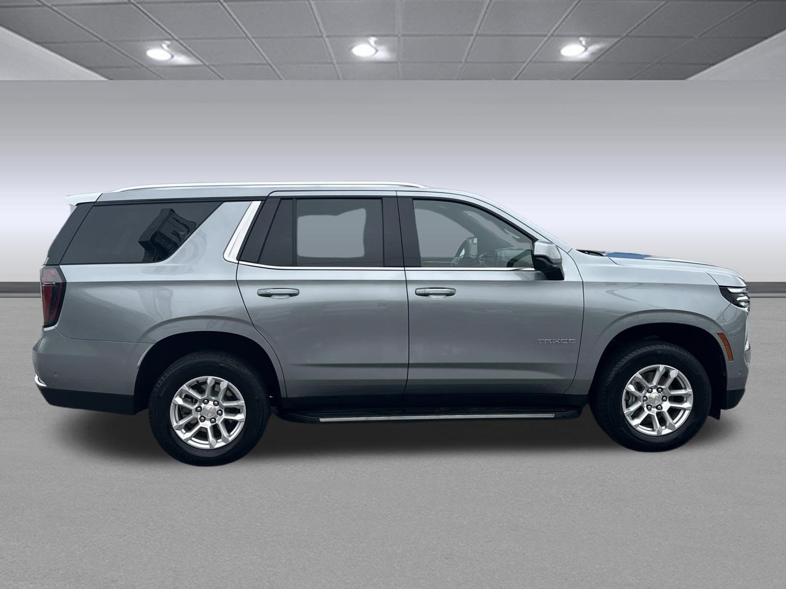 Used 2025 Chevrolet Tahoe LT RWD image 2