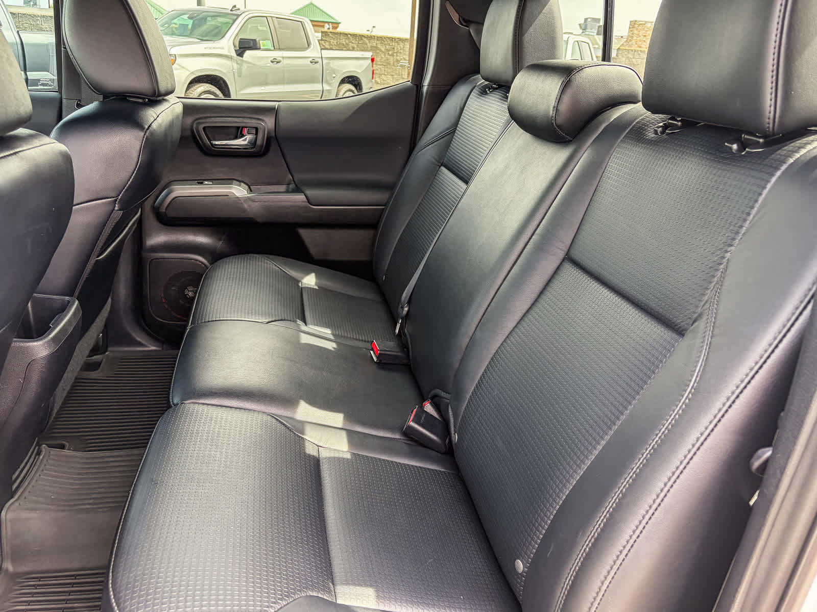 Used 2021 Toyota Tacoma TRD Off-Road w/ TRD Premium Off Road Package AWD/4WD image 17