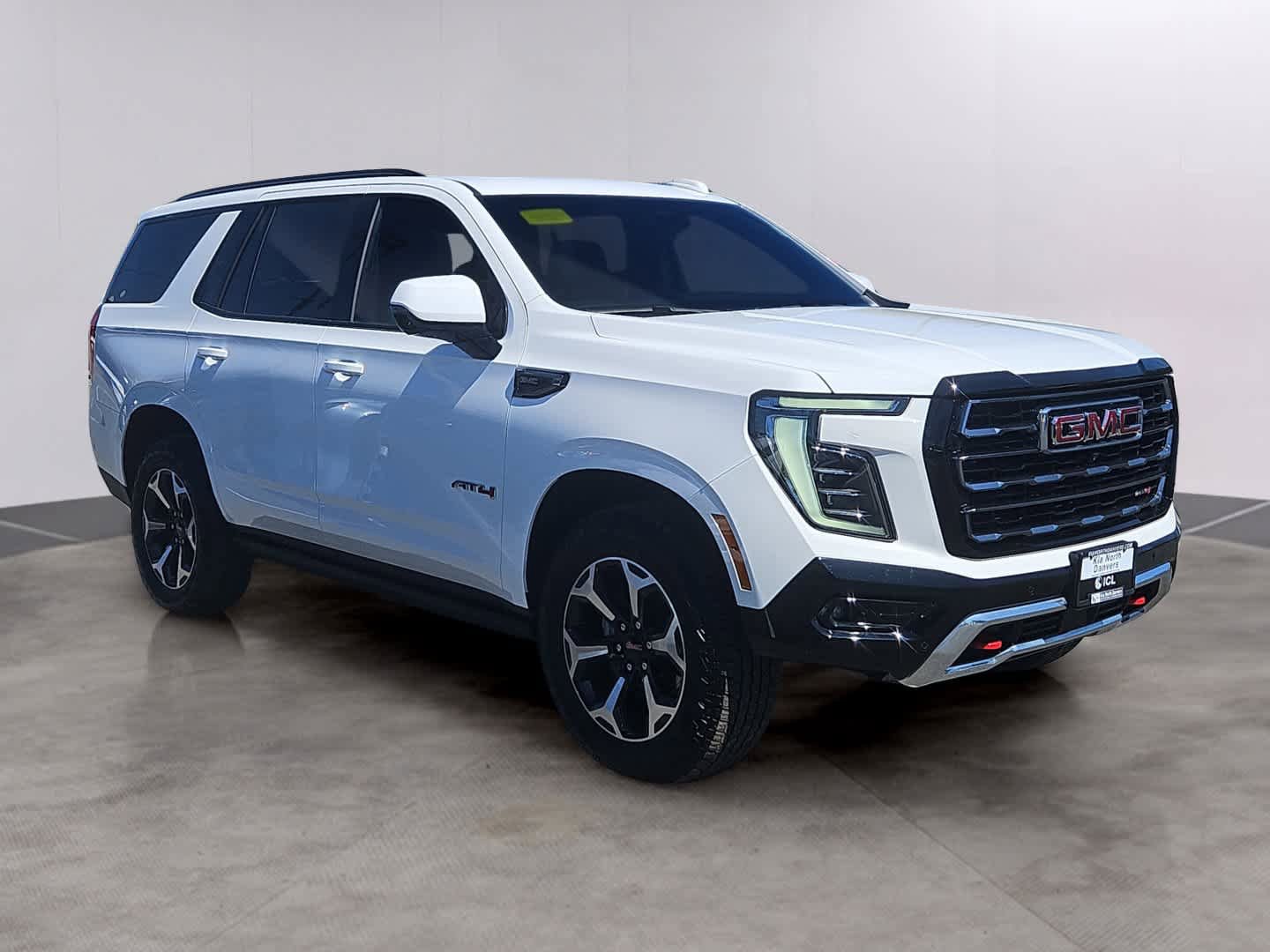 Used 2025 GMC Yukon AT4 w/ AT4 Premium Package image 3