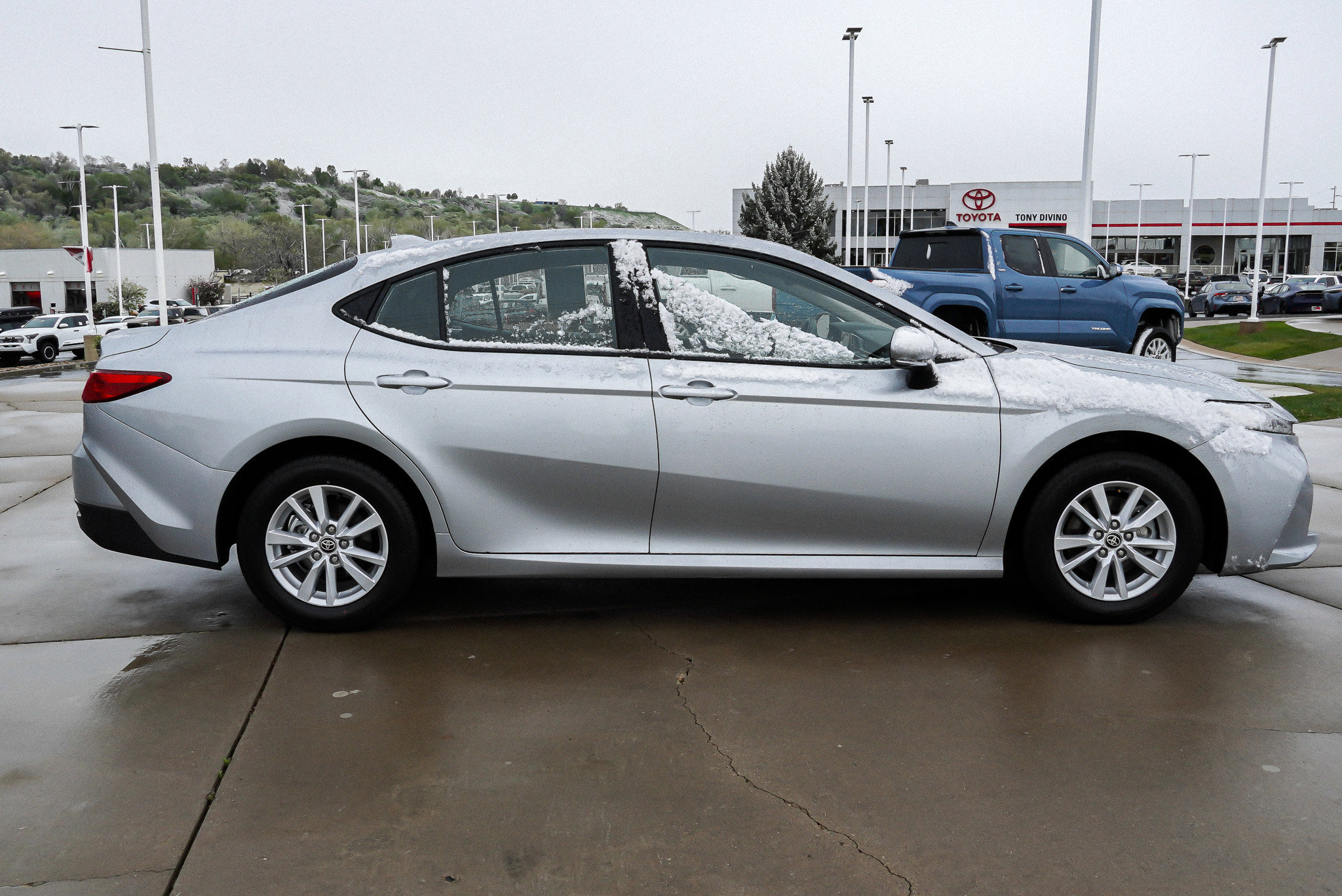 Certified 2025 Toyota Camry LE AWD/4WD image 9