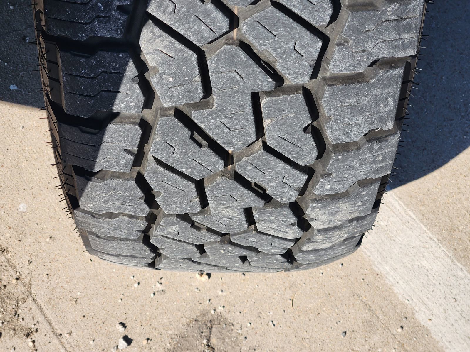 Used 2018 RAM 3500 Laramie Longhorn image 12