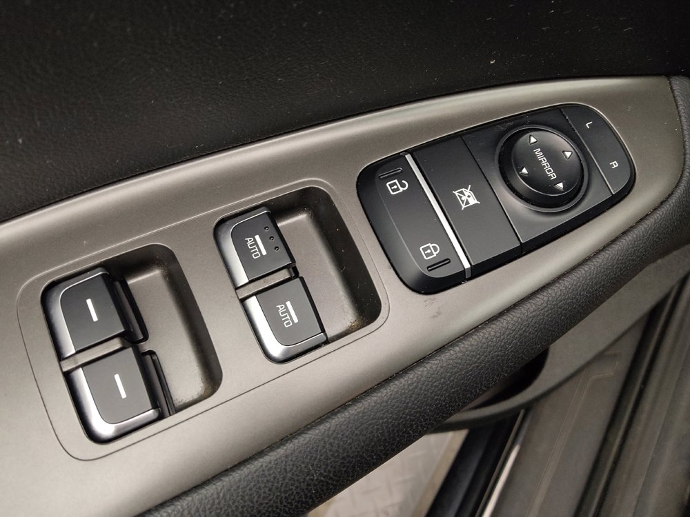 Used 2020 Kia Optima S image 27