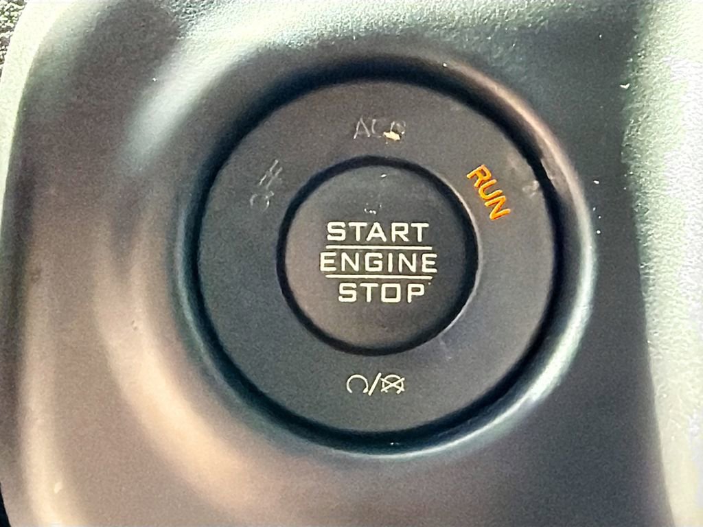 Used 2022 Jeep Gladiator Sport AWD/4WD image 30