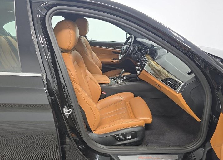 Used 2018 BMW 530i xDrive AWD/4WD image 8