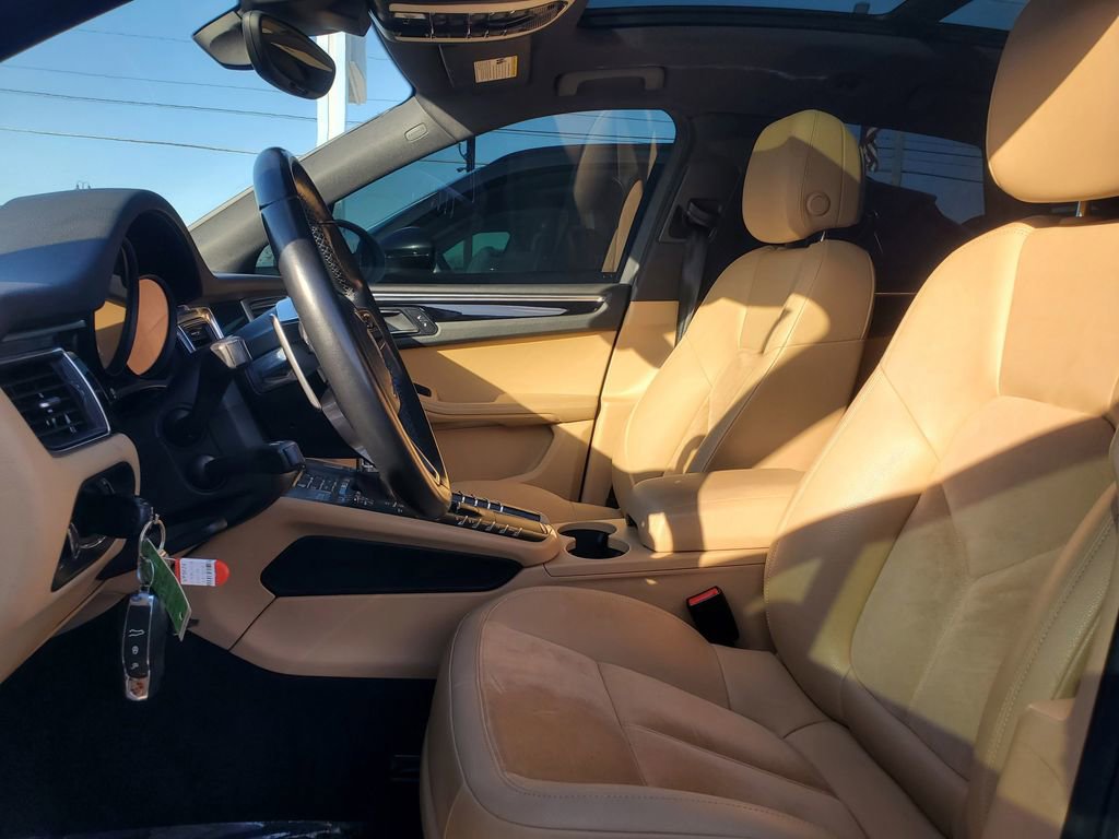 Used 2018 Porsche Macan image 11