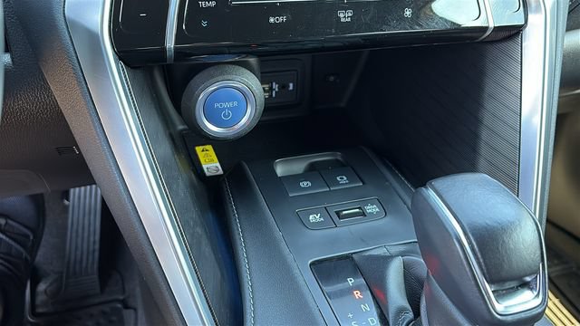 Used 2022 Toyota Venza XLE AWD/4WD image 18