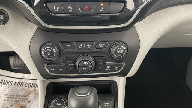 Used 2020 Jeep Cherokee Limited w/ Technology Group image 42