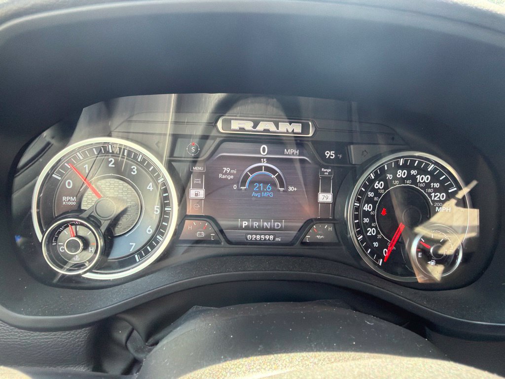 Used 2022 RAM 1500 Big Horn AWD/4WD image 14