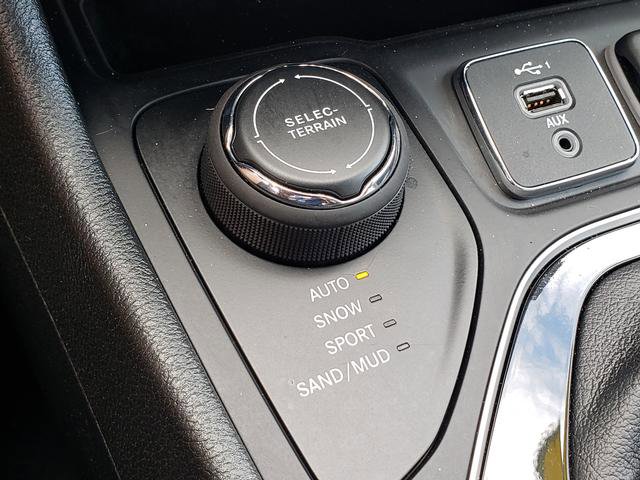 Used 2022 Jeep Cherokee Limited image 25