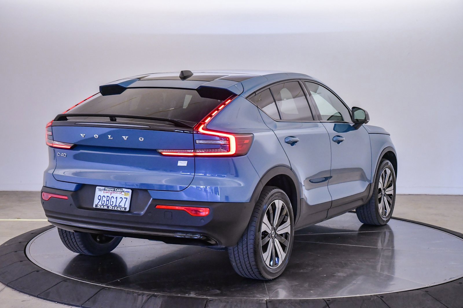 Certified 2023 Volvo C40 P8 Recharge Plus image 5