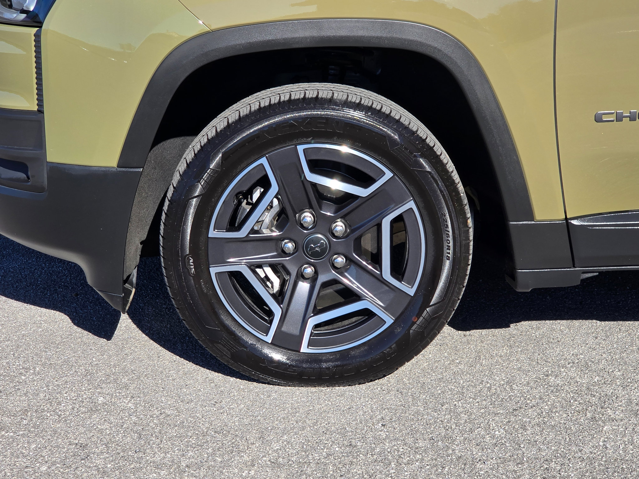 Used 2026 Jeep Cherokee Laredo AWD/4WD image 23