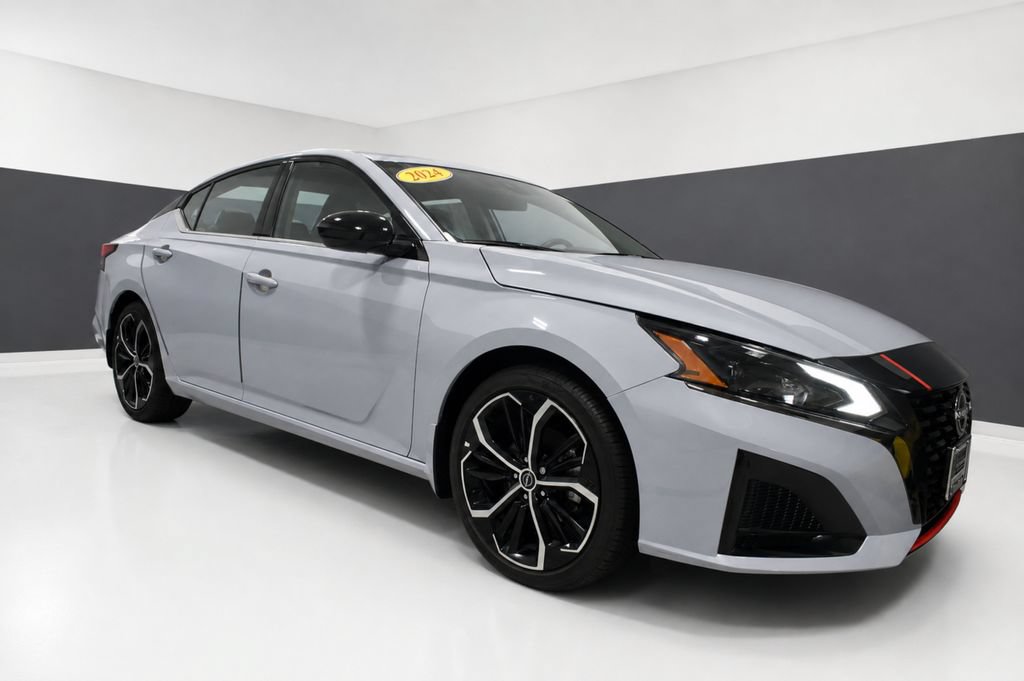 Certified 2024 Nissan Altima 2.5 SR FWD image 7