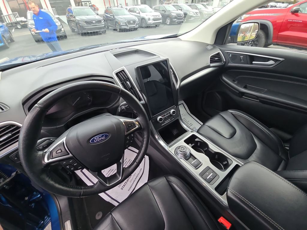 Used 2022 Ford Edge Titanium image 11