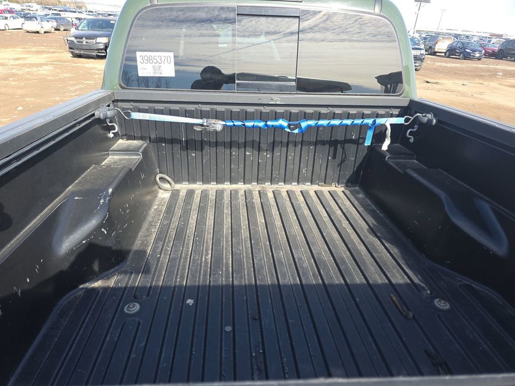 Used 2022 Toyota Tacoma TRD Off-Road w/ TRD Premium Off Road Package image 11