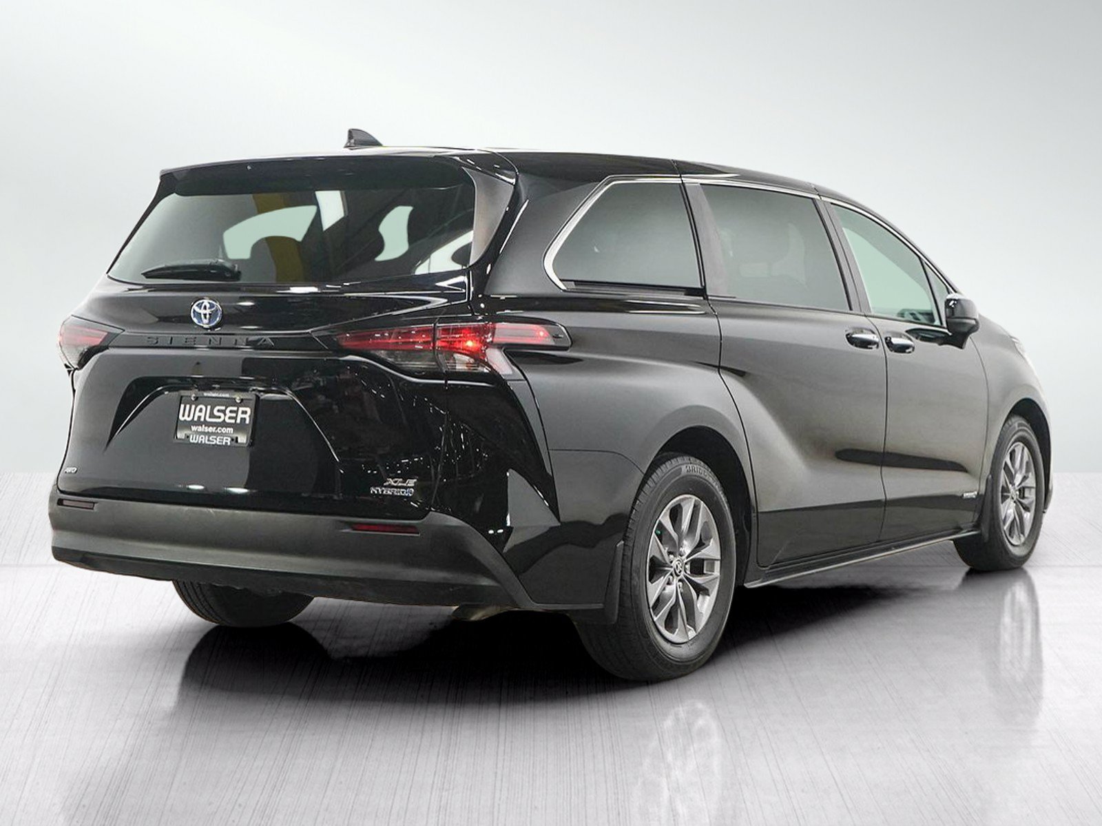 Used 2021 Toyota Sienna XLE AWD/4WD image 5