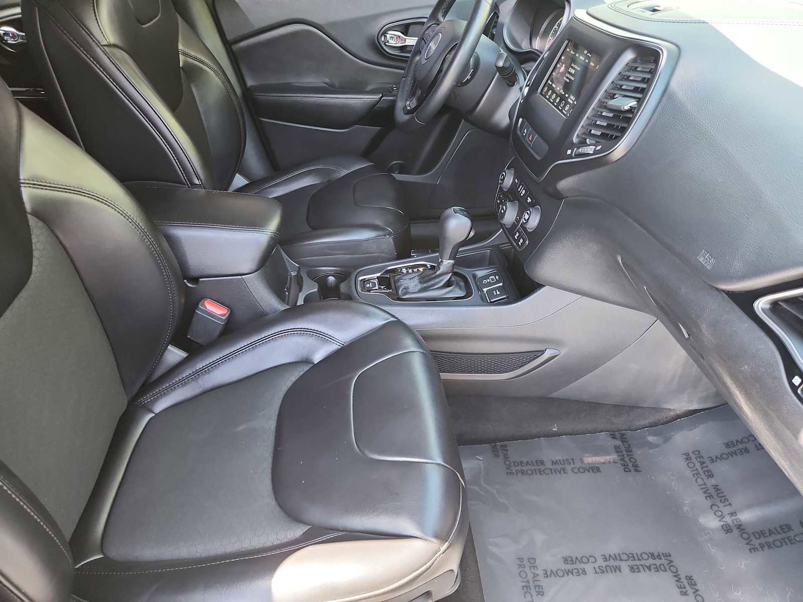 Used 2019 Jeep Cherokee Latitude Plus FWD image 18