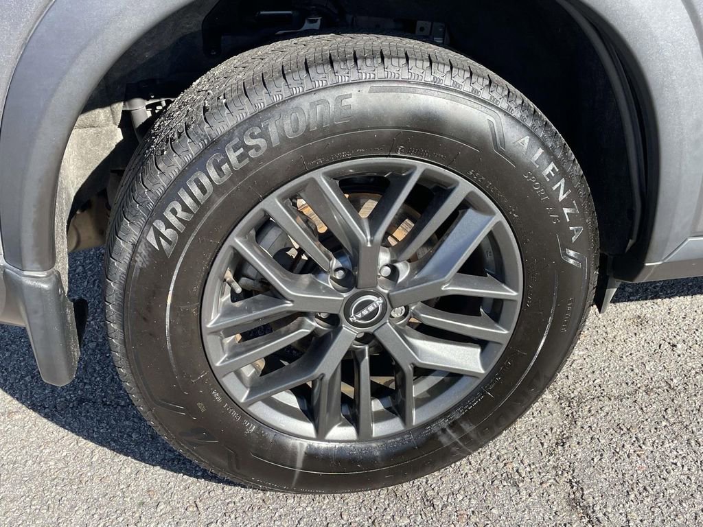 Used 2023 Nissan Rogue S image 7