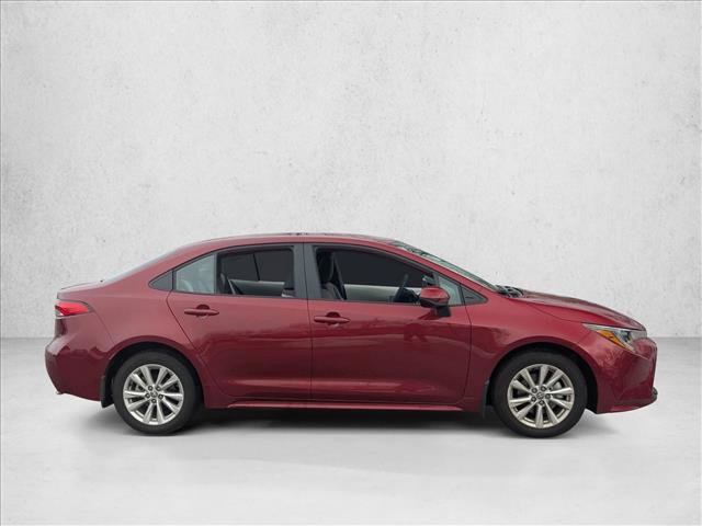 Used 2025 Toyota Corolla LE w/ LE Premium Package image 4
