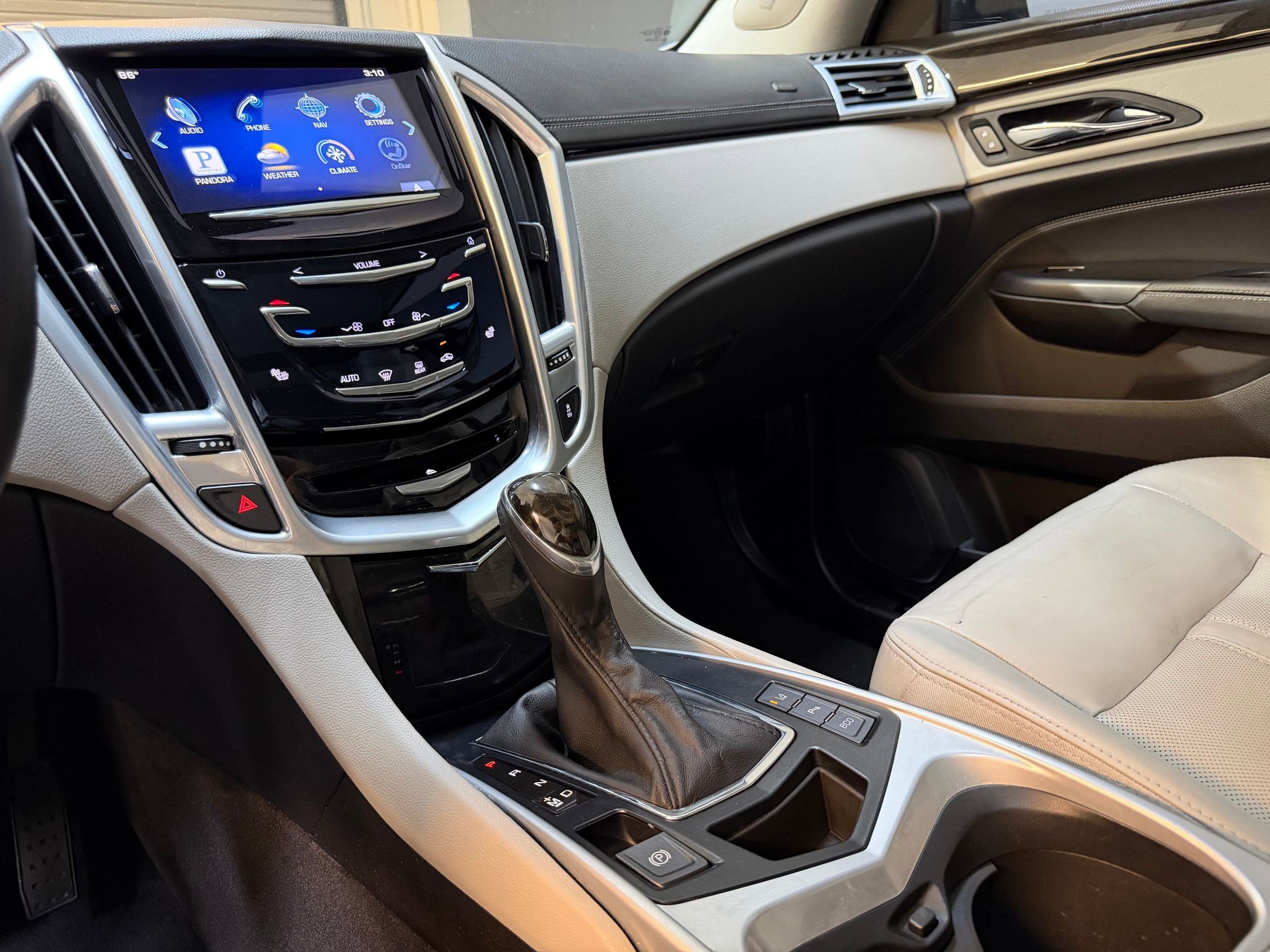 Used 2013 Cadillac SRX Performance w/ Driver Awareness Package image 29
