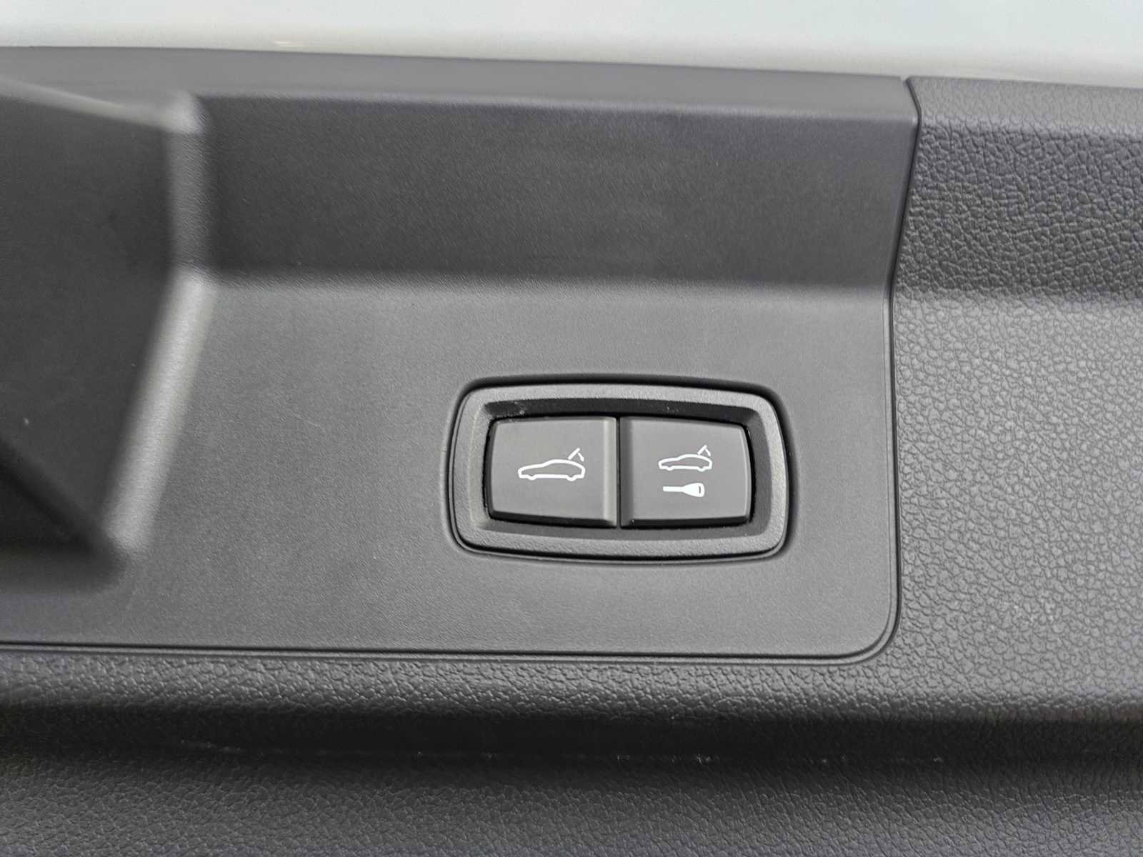 Used 2024 Porsche Panamera 4 image 18