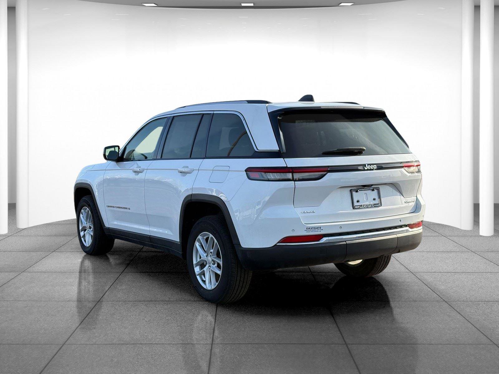 Used 2023 Jeep Grand Cherokee Laredo w/ Luxury Tech Group I image 5