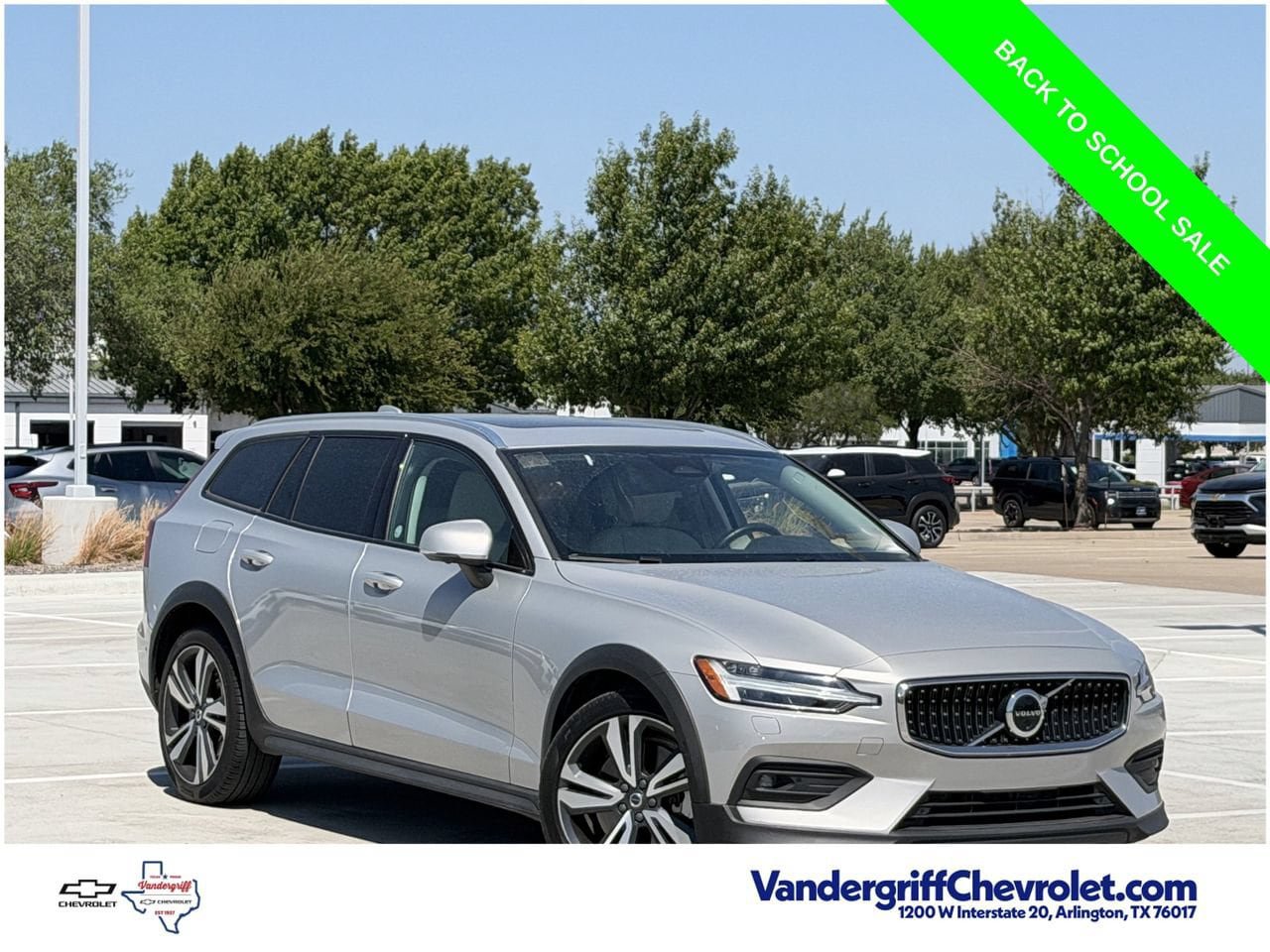 Used 2025 Volvo V60 B5 Cross Country Plus AWD/4WD image 2