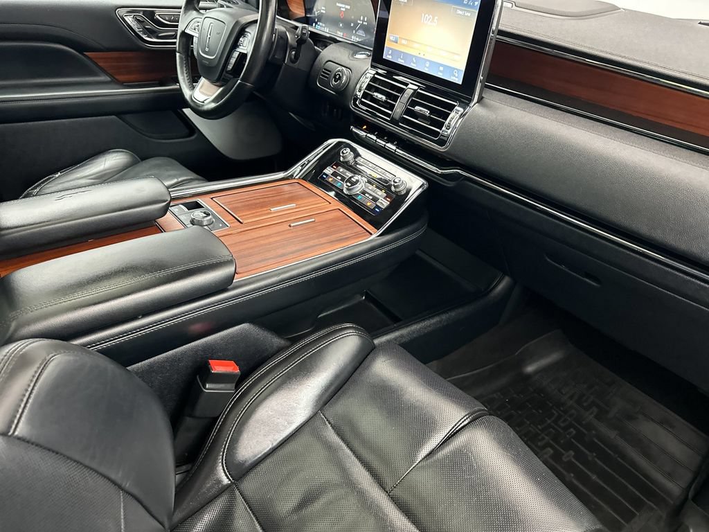 Used 2020 Lincoln Navigator Reserve w/ Luxury Package AWD/4WD image 16