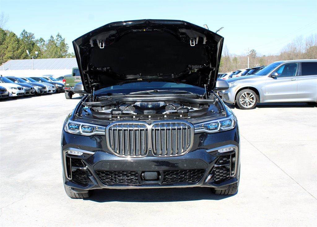 Used 2021 BMW X7 M50i w/ Dynamic Handling Package image 46
