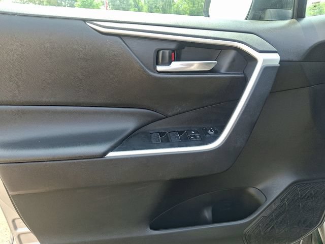Used 2024 Toyota RAV4 XLE AWD/4WD image 12